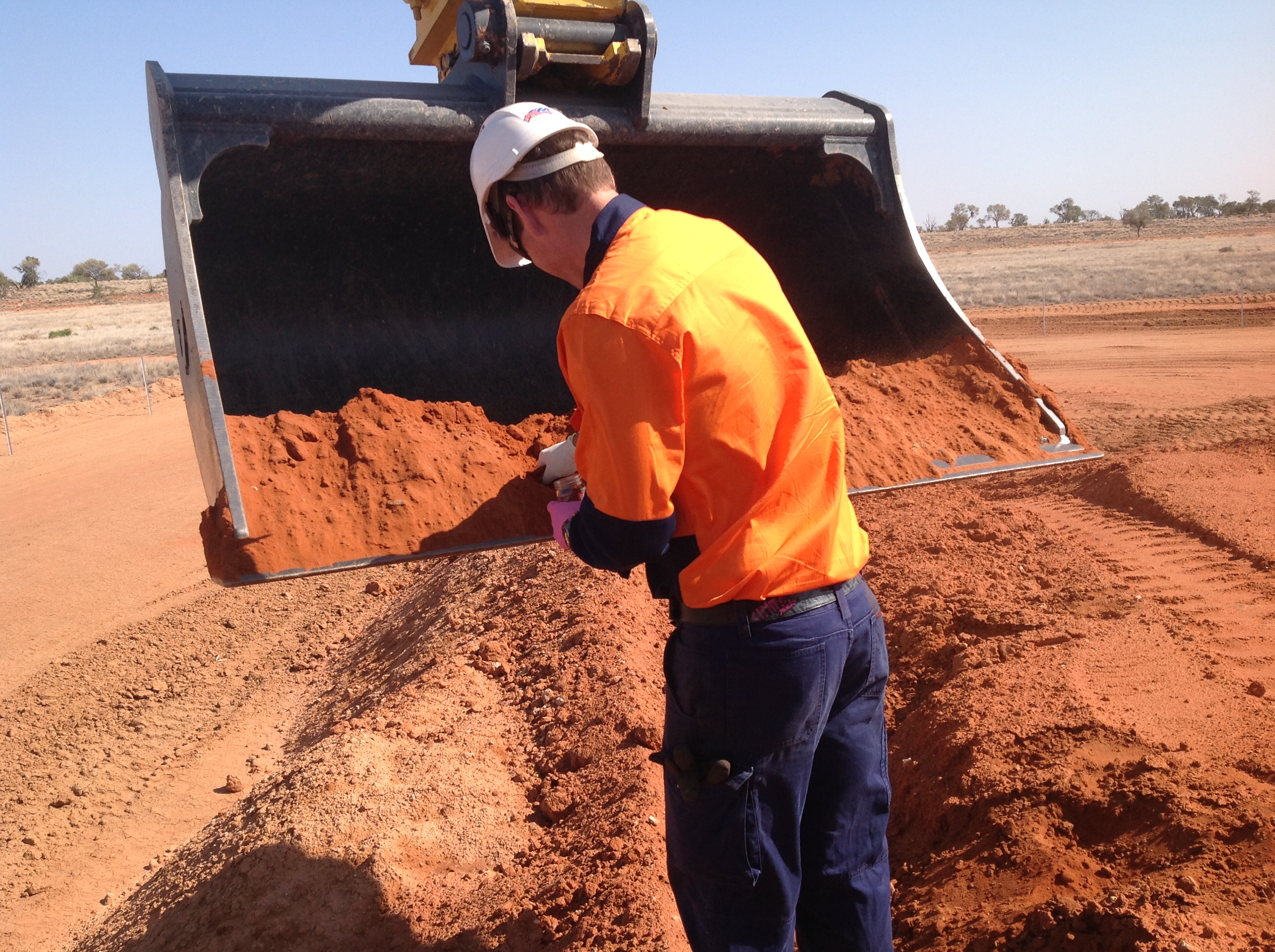  Geotechnical Investigation - Sampling Soil 